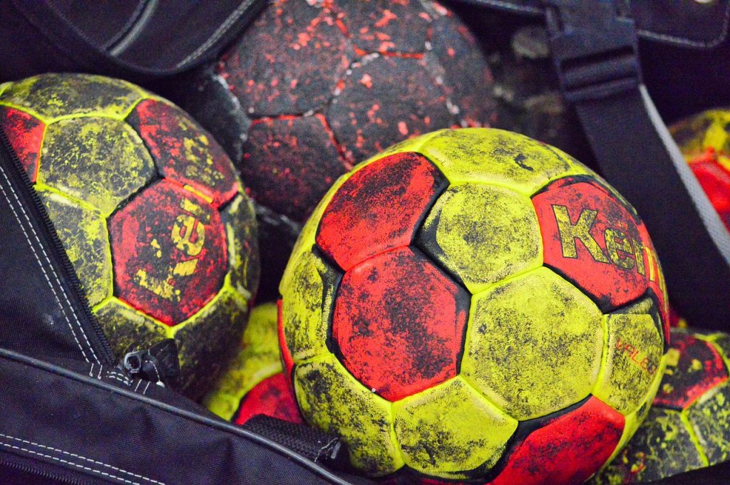 Ball, handball, sports — Real Valladolid CF Promotes Regional Pride Through Football
